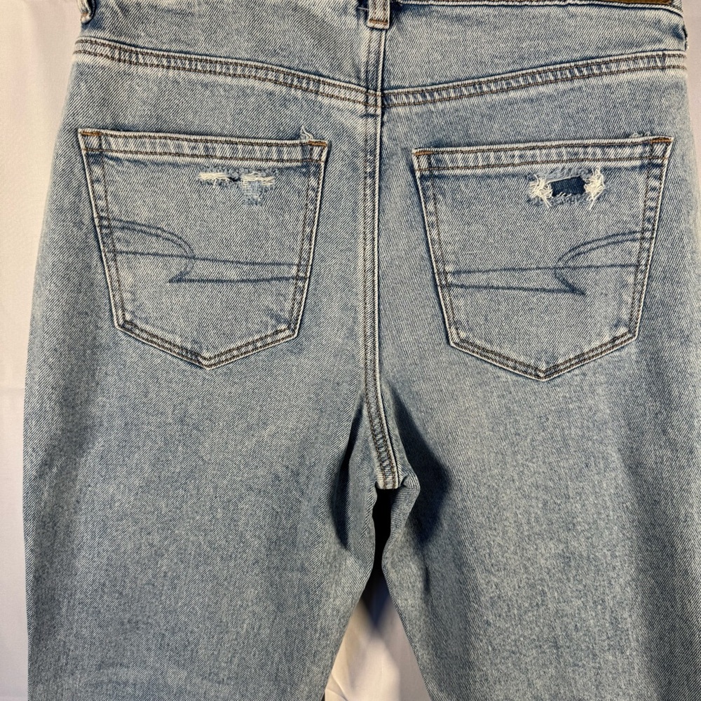 American Eagle Mom Jeans Size 4 27W Super High Rise Light Super Bleach Strigid - Picture 8 of 15